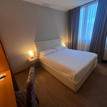 Hotel Garda Affi Eksteriør billede