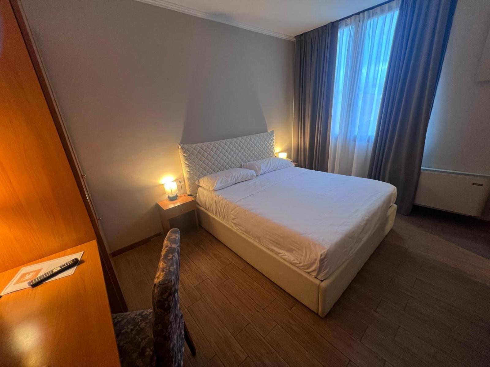 Hotel Garda Affi Eksteriør billede